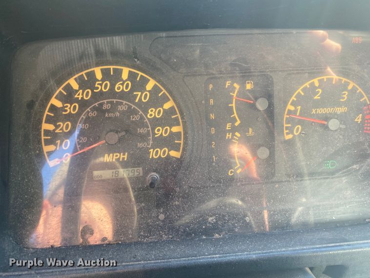 image for item DL6867 2006 Isuzu NPR  box truck