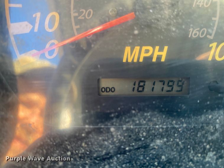 image for item DL6867 2006 Isuzu NPR  box truck