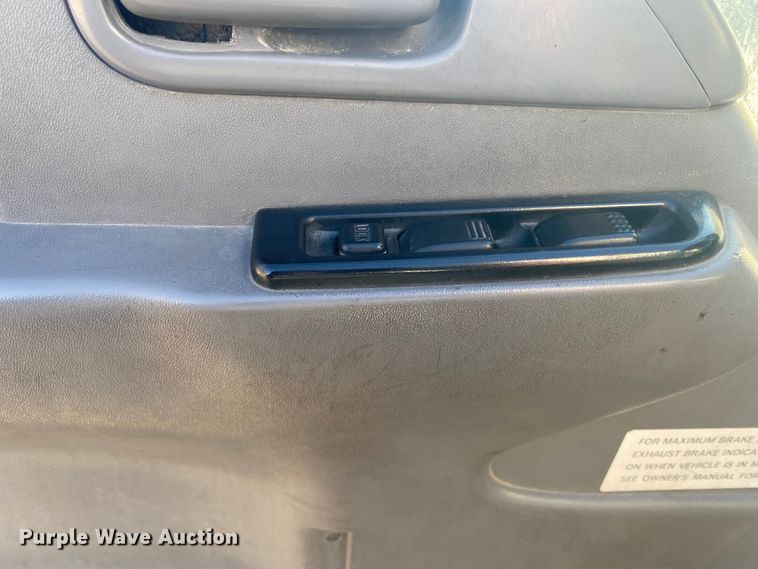 image for item DL6867 2006 Isuzu NPR  box truck