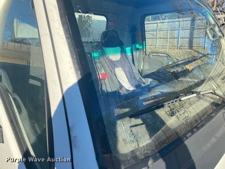 image for item DL6867 2006 Isuzu NPR  box truck