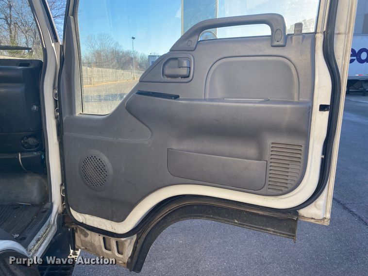 image for item DL6867 2006 Isuzu NPR  box truck