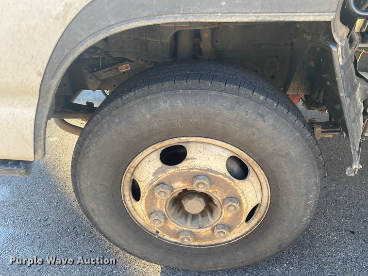 image for item DL6867 2006 Isuzu NPR  box truck