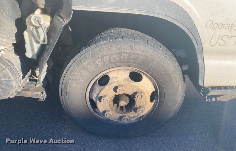 image for item DL6867 2006 Isuzu NPR  box truck