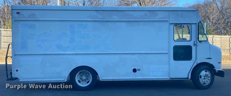 image for item DL6868 1998 International 1652  delivery truck