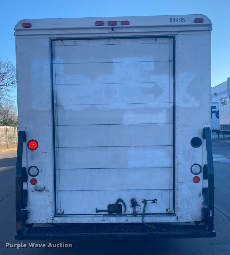 image for item DL6868 1998 International 1652  delivery truck