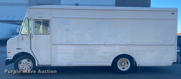 image for item DL6868 1998 International 1652  delivery truck