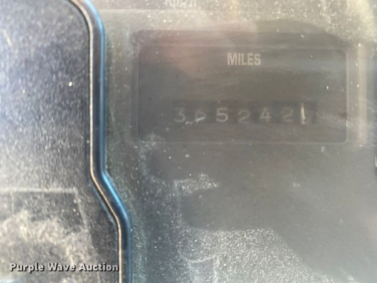 image for item DL6868 1998 International 1652  delivery truck