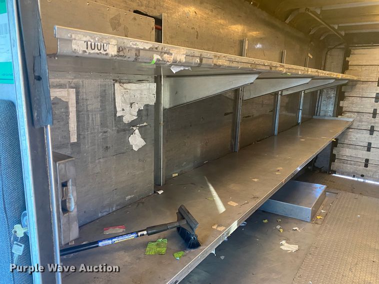 image for item DL6868 1998 International 1652  delivery truck