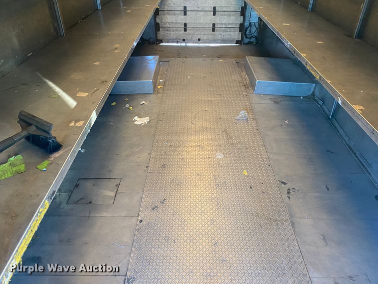 image for item DL6868 1998 International 1652  delivery truck