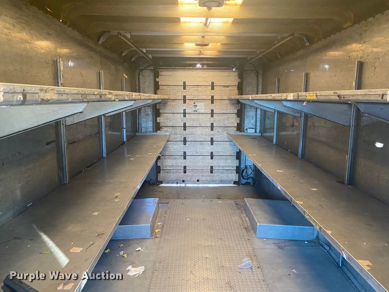 image for item DL6868 1998 International 1652  delivery truck