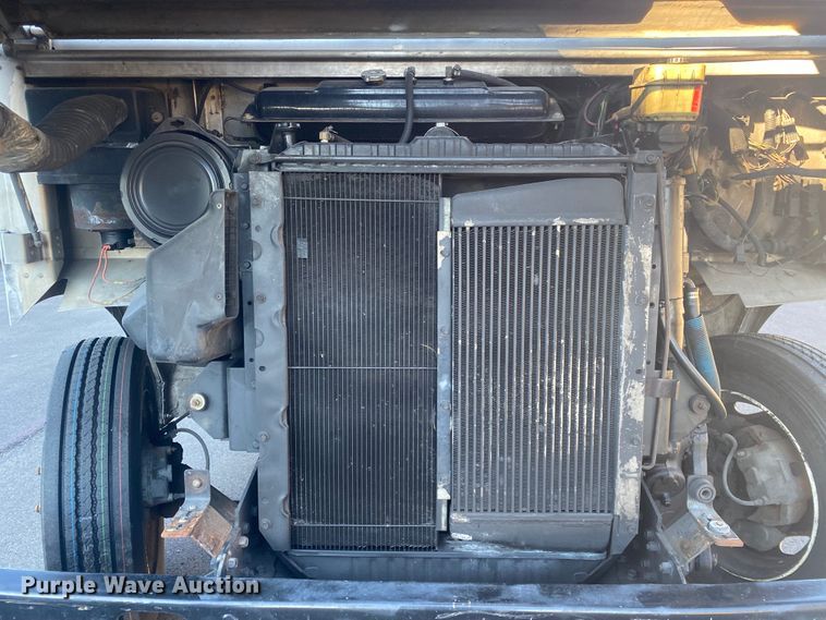 image for item DL6868 1998 International 1652  delivery truck