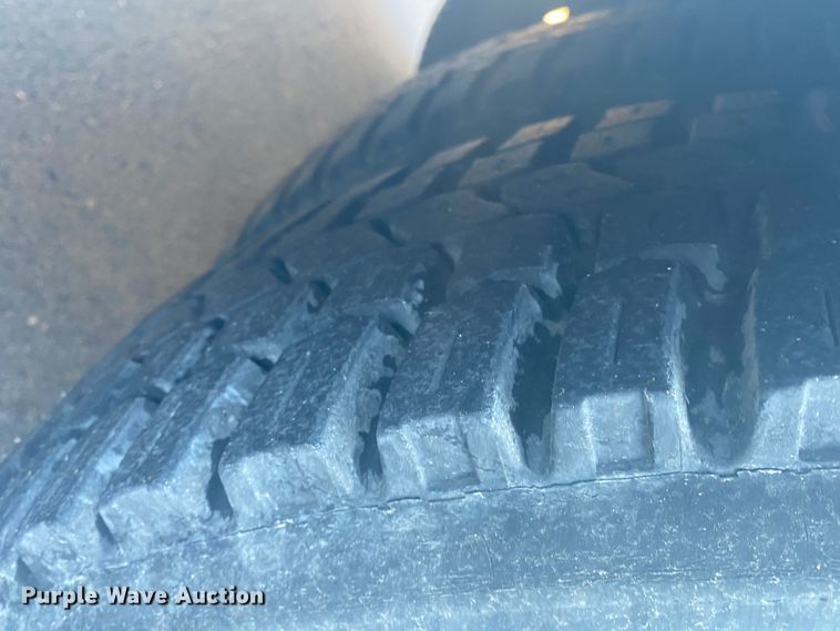 image for item DL6868 1998 International 1652  delivery truck