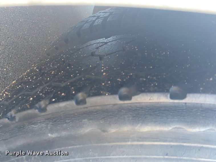 image for item DL6868 1998 International 1652  delivery truck