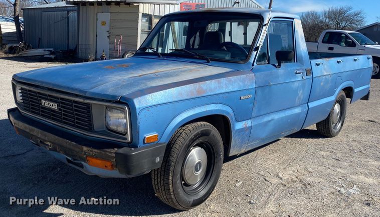image for item DL6869 1982 Mazda B2200  pickup truck