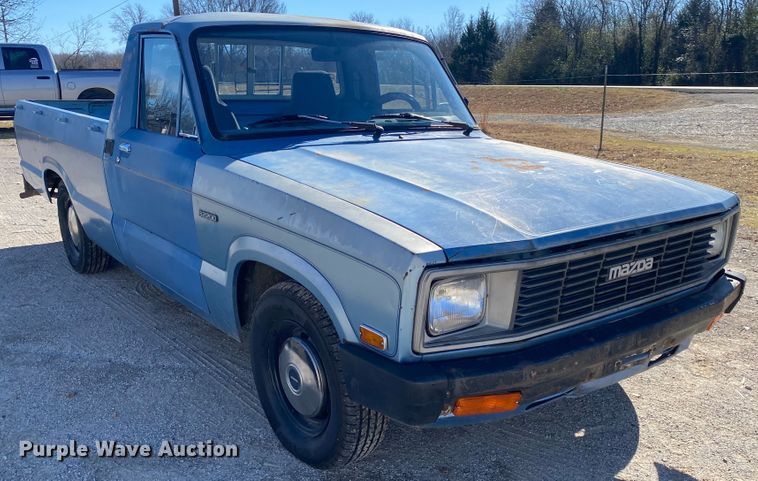image for item DL6869 1982 Mazda B2200  pickup truck