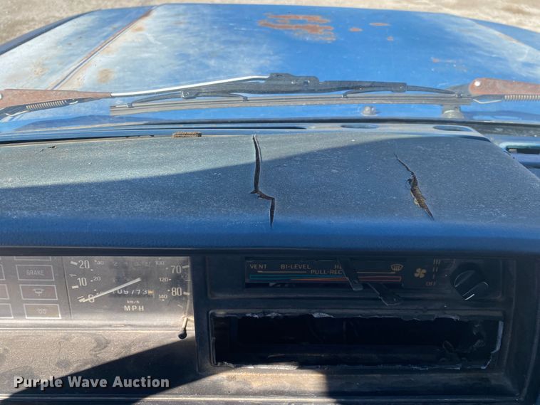 image for item DL6869 1982 Mazda B2200  pickup truck