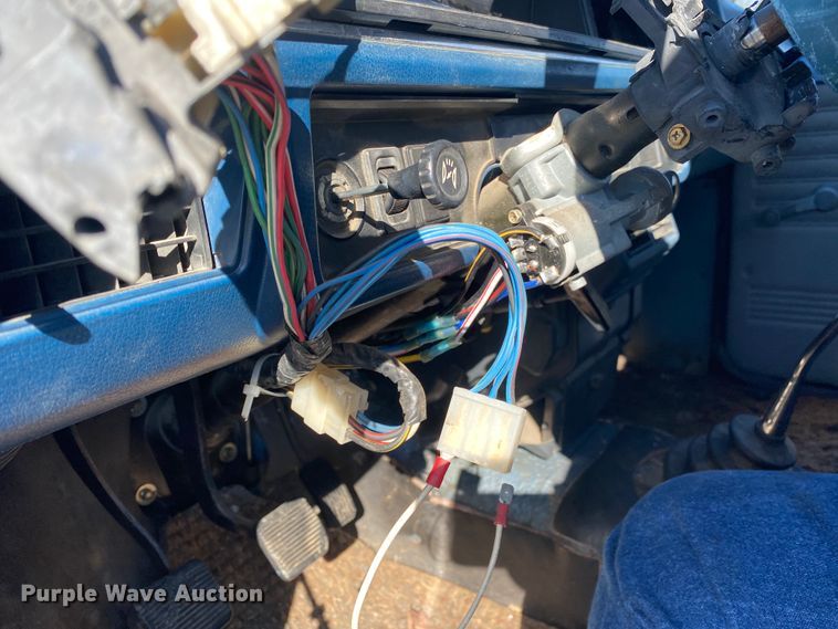 image for item DL6869 1982 Mazda B2200  pickup truck