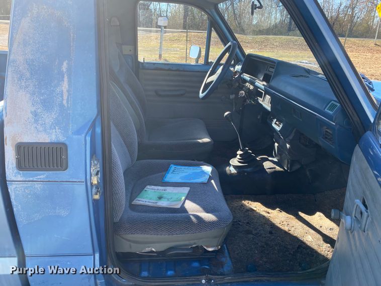 image for item DL6869 1982 Mazda B2200  pickup truck