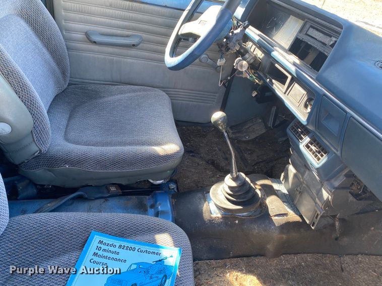 image for item DL6869 1982 Mazda B2200  pickup truck