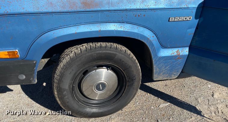 image for item DL6869 1982 Mazda B2200  pickup truck