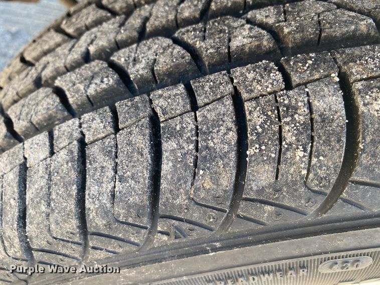 image for item DL6869 1982 Mazda B2200  pickup truck