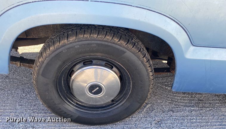 image for item DL6869 1982 Mazda B2200  pickup truck