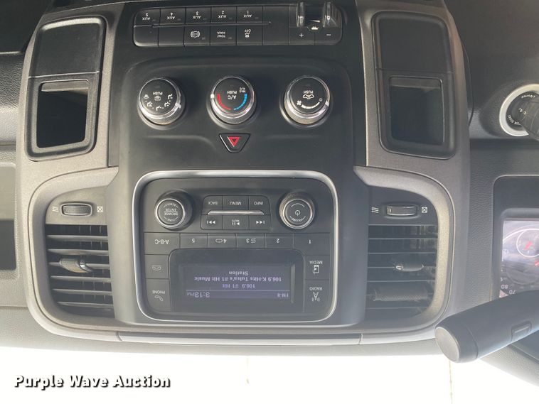 image for item DL6881 2018 Dodge Ram 5500HD  flatbed truck