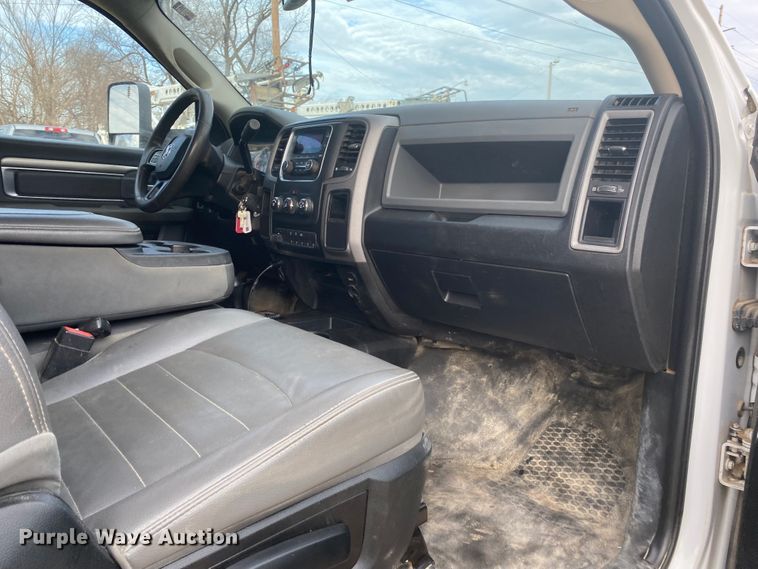 image for item DL6881 2018 Dodge Ram 5500HD  flatbed truck