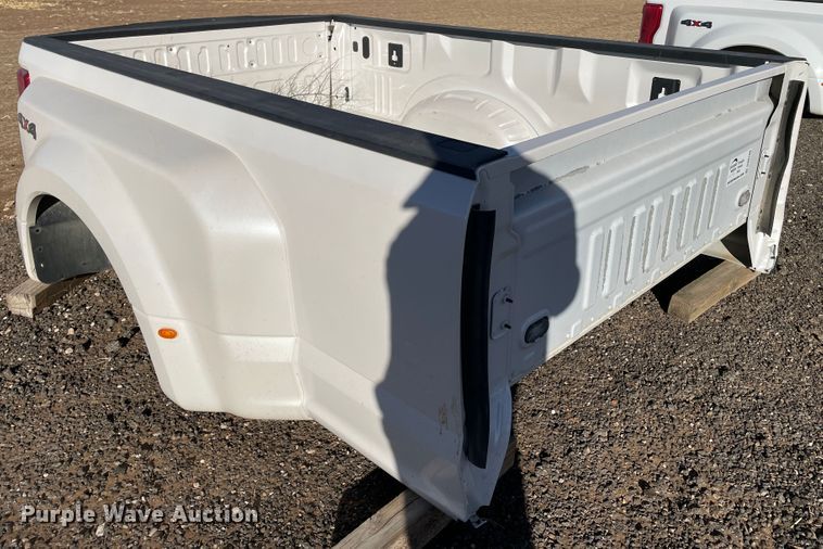 image for item DN0108 2017 Ford F350  pickup truck bed