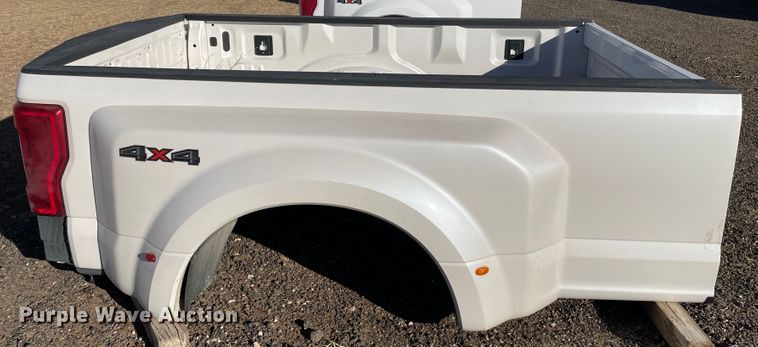 image for item DN0108 2017 Ford F350  pickup truck bed