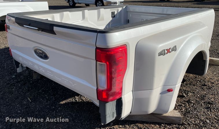 image for item DN0108 2017 Ford F350  pickup truck bed
