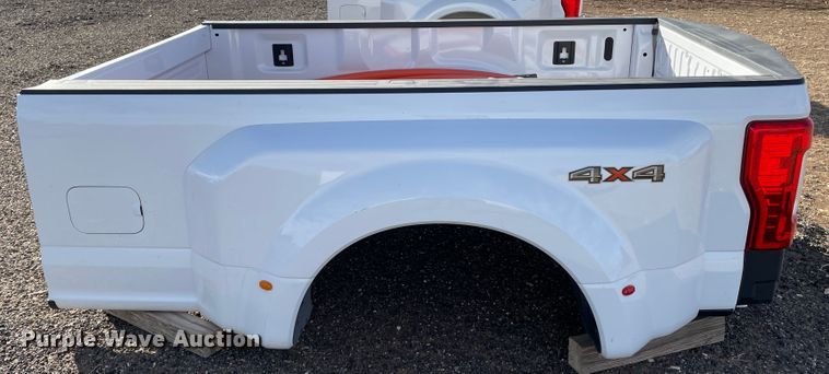image for item DN0109 2017 Ford F350  pickup truck bed