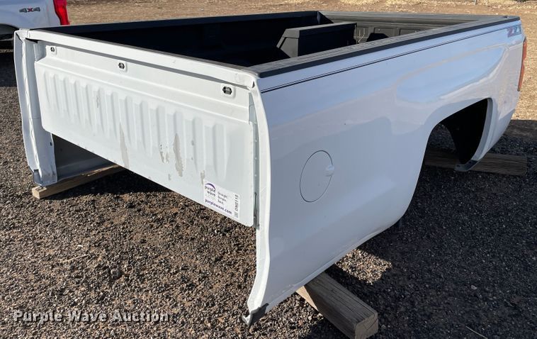 image for item DN0110 2016 Chevrolet Silverado 3500  pickup truck bed