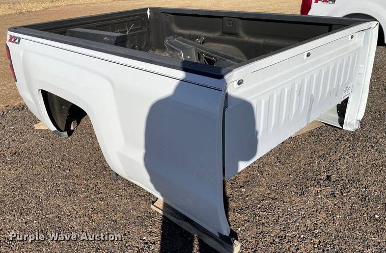 image for item DN0110 2016 Chevrolet Silverado 3500  pickup truck bed