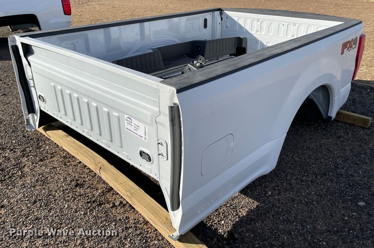 image for item DN0111 2022 Ford F250  pickup truck bed