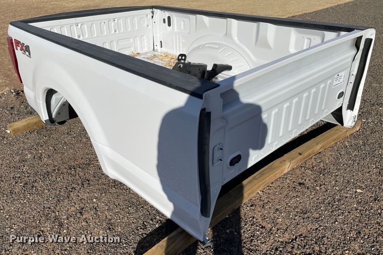 image for item DN0111 2022 Ford F250  pickup truck bed