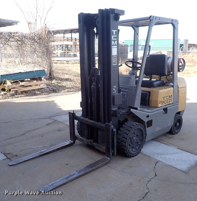 image for item DN2356 TCM FCG25  forklift