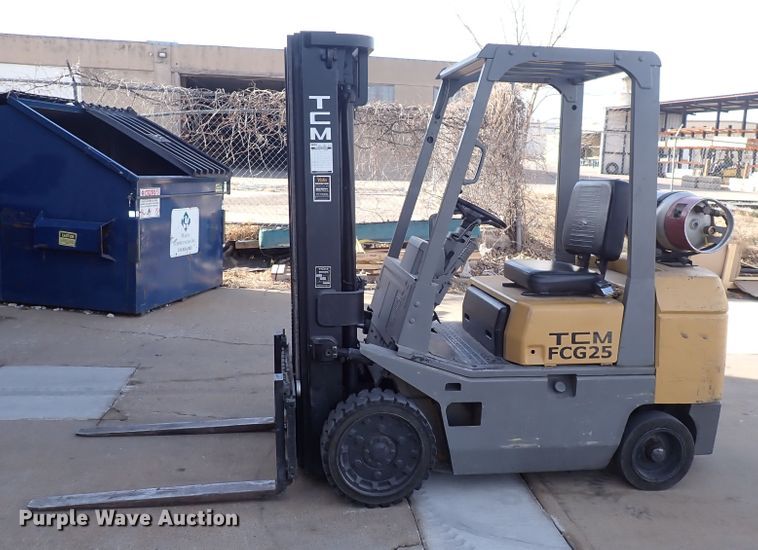 image for item DN2356 TCM FCG25  forklift