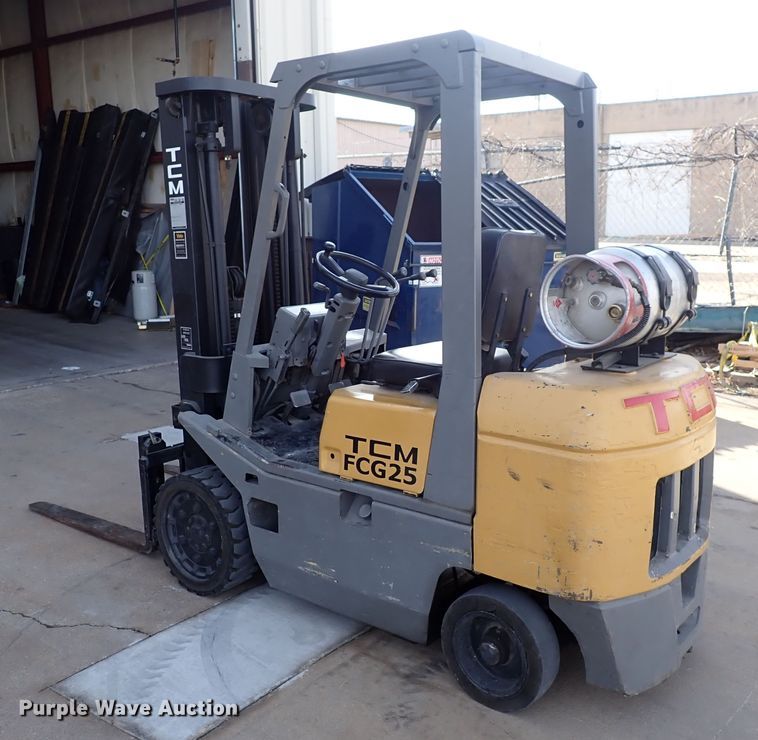 image for item DN2356 TCM FCG25  forklift