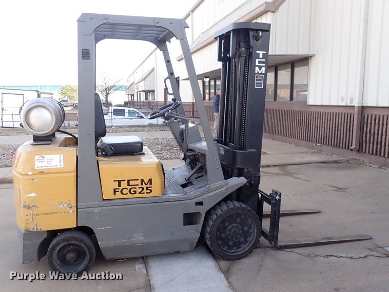 image for item DN2356 TCM FCG25  forklift
