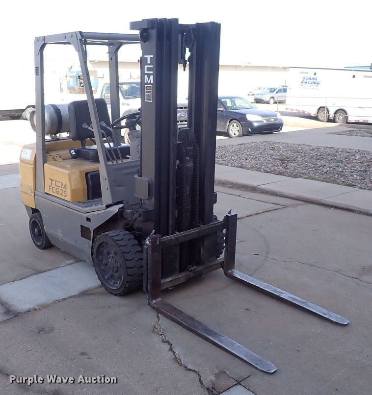 image for item DN2356 TCM FCG25  forklift