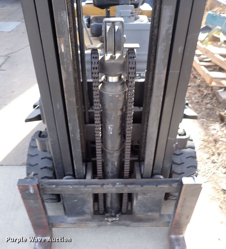 image for item DN2356 TCM FCG25  forklift