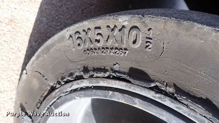 image for item DN2356 TCM FCG25  forklift