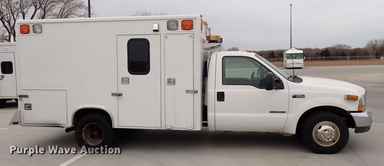 image for item DN2471 2000 Ford F350 Super Duty  ambulance