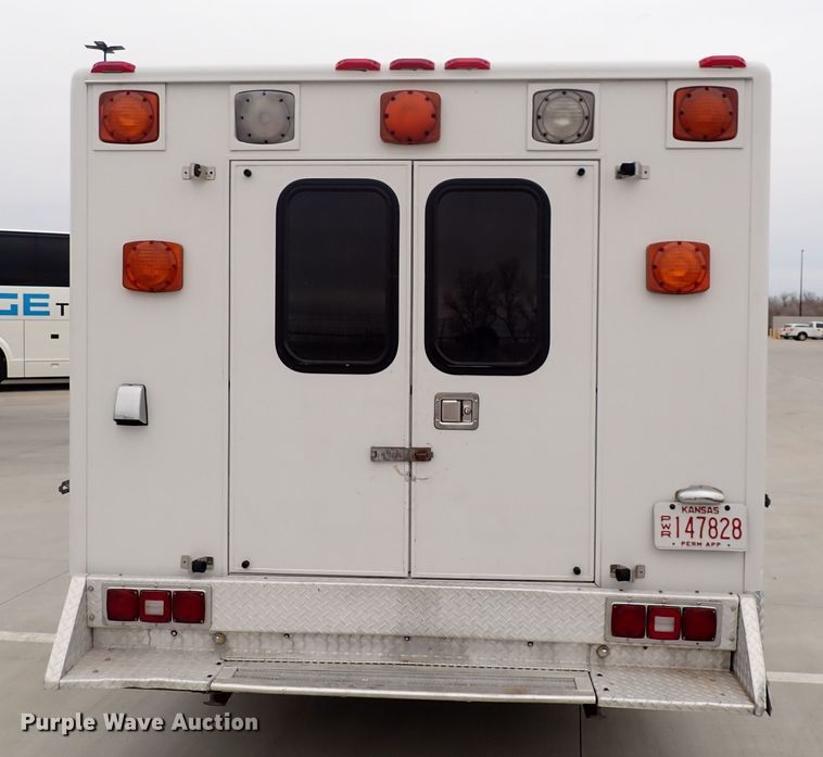 image for item DN2471 2000 Ford F350 Super Duty  ambulance