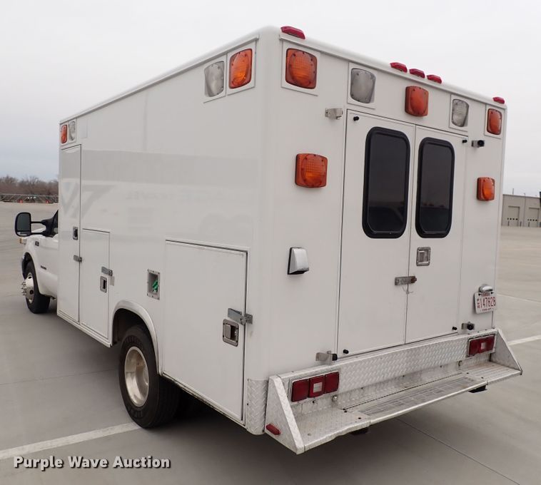 image for item DN2471 2000 Ford F350 Super Duty  ambulance