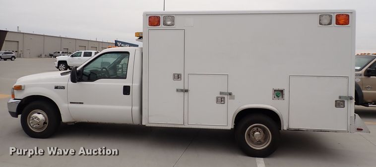 image for item DN2471 2000 Ford F350 Super Duty  ambulance