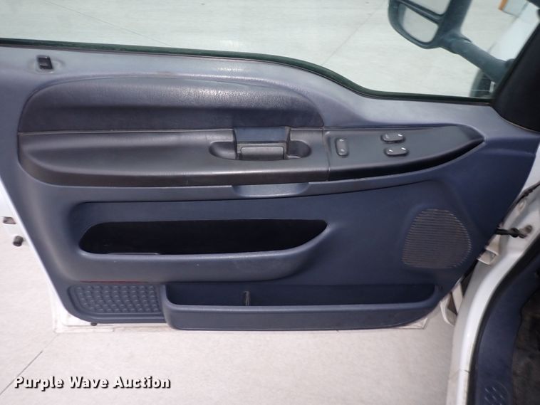 image for item DN2471 2000 Ford F350 Super Duty  ambulance