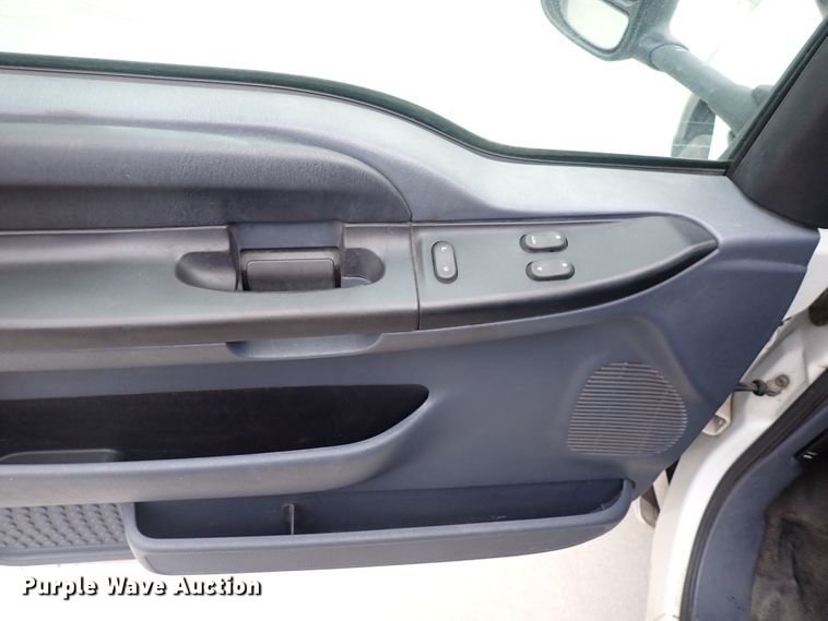 image for item DN2471 2000 Ford F350 Super Duty  ambulance