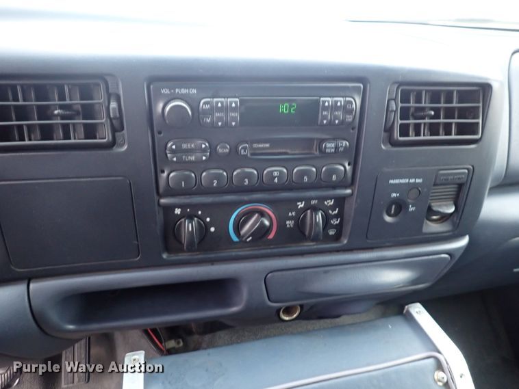 image for item DN2471 2000 Ford F350 Super Duty  ambulance